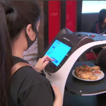 The Melbourne restaurant using robots to combat staff shortages – 9News